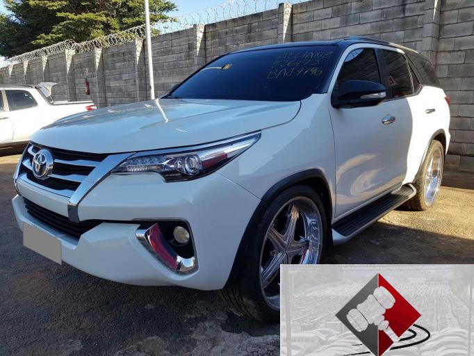 TOYOTA HILUX SW4 16/16