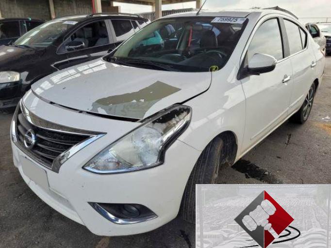 NISSAN VERSA 18/18
