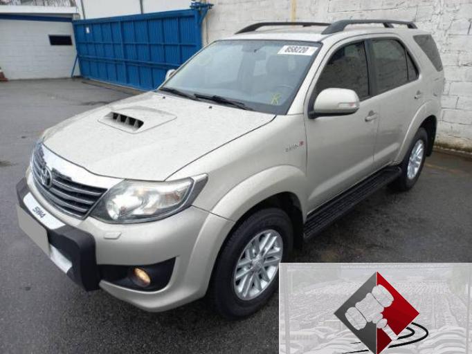 TOYOTA HILUX SW4 13/13