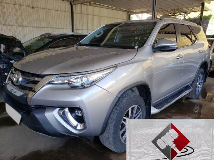 TOYOTA HILUX SW4 17/17 