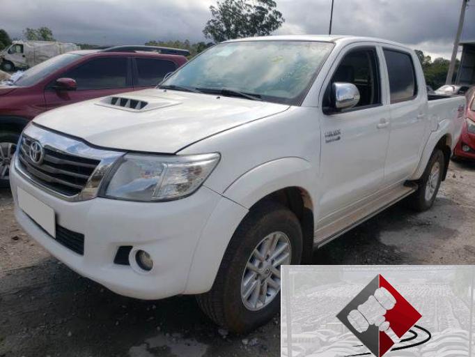 TOYOTA HILUX CD 15/15